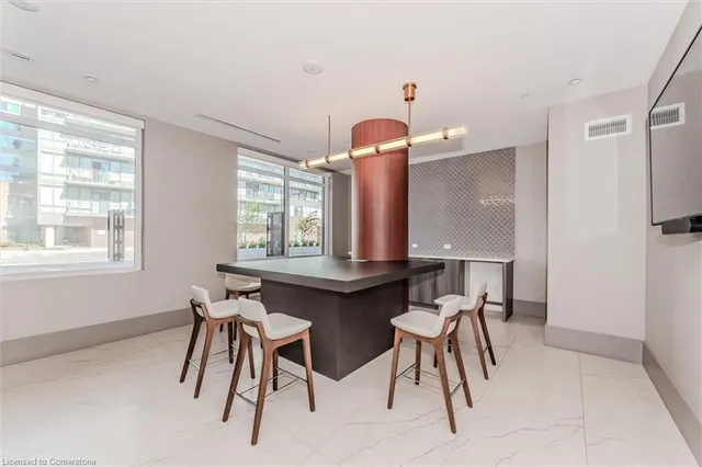 Additional image 8 of 55 Duke St Unit 323