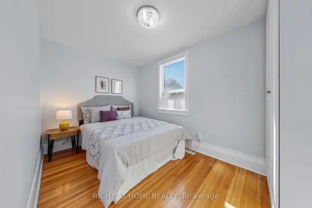 Additional image 17 of 977 Broadview Ave