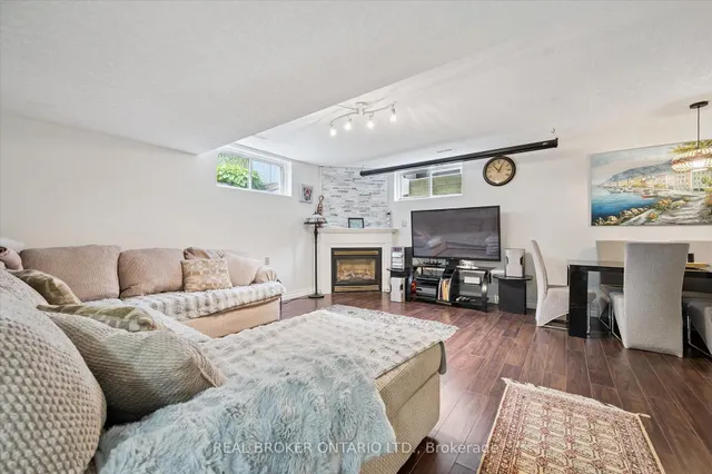 Additional image 33 of 18 Pearwood Crt