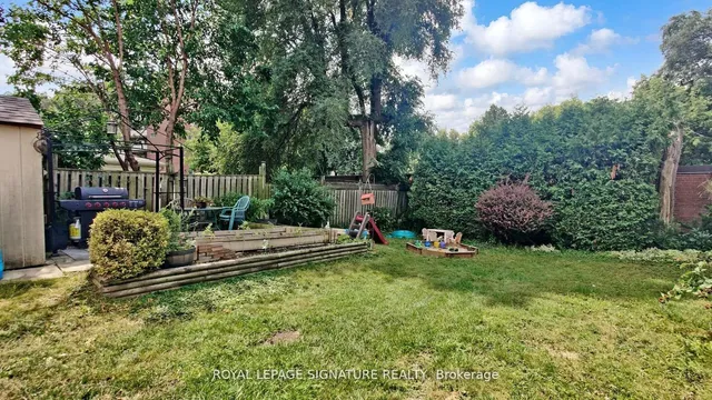 Additional image 28 of 48 Acorn Ave