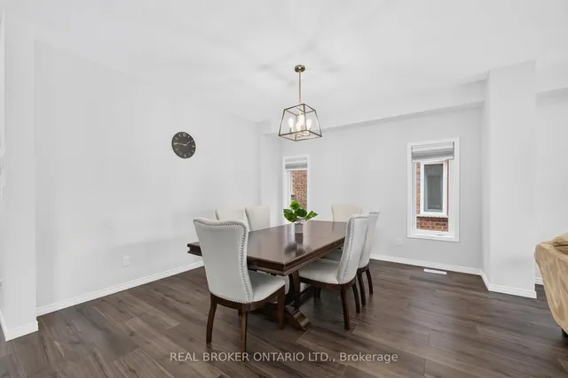 Additional image 5 of 326 Moorlands Cres