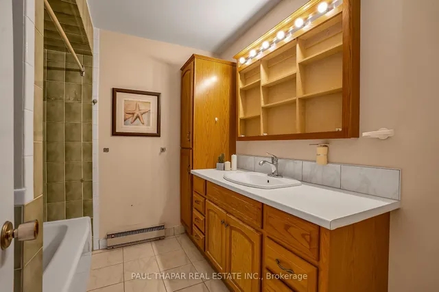 Additional image 22 of 17 Dolan Gate