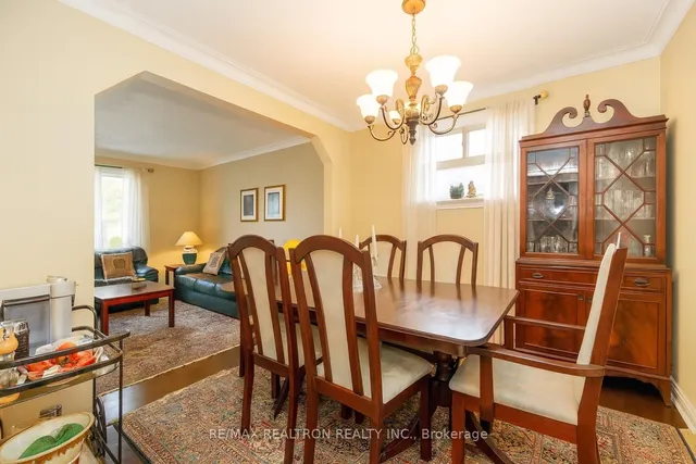 Additional image 7 of 663 Woburn Ave