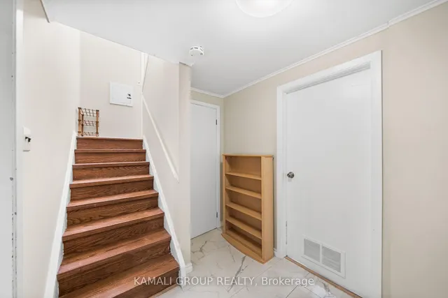 Additional image 22 of 16 Elise Terr