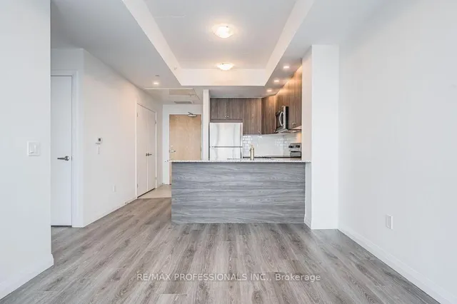 Additional image 20 of 60 Charles St Unit 2504