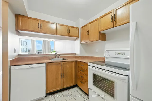 Additional image 10 of 3050 Ellesmere Rd Unit #802