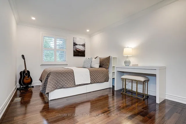 Additional image 33 of 108 Collingsbrook Blvd