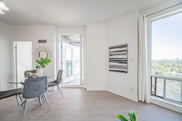 Additional image 11 of 300 Bloor St Unit 2004