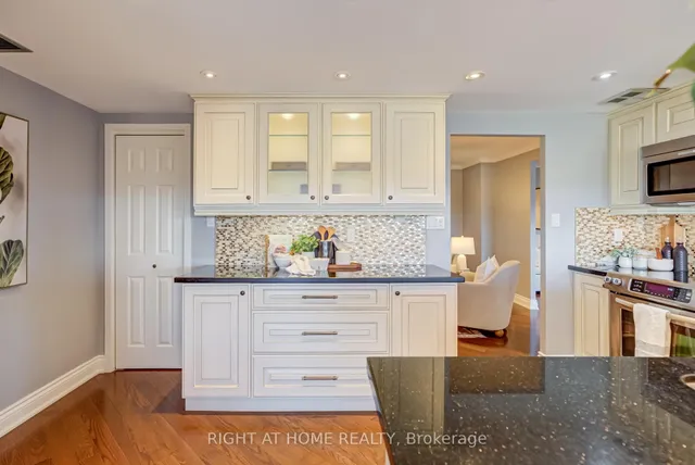 Additional image 17 of 65 Skymark Dr Unit 707