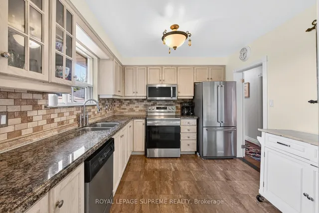 Additional image 16 of 75 Windhill Cres