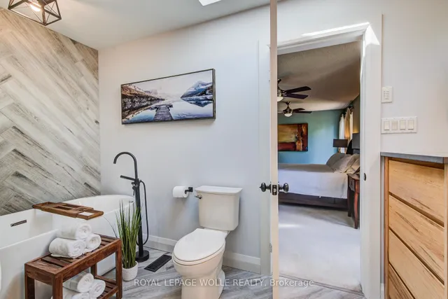 Additional image 37 of 33 Tinatawa Crt