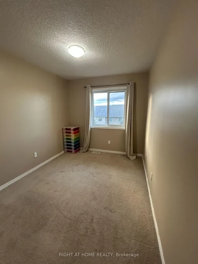 Additional image 22 of 972 Zeller Cres