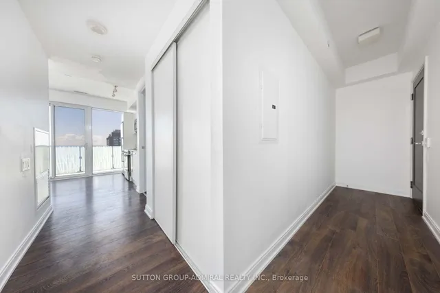 Additional image 3 of 42 Charles St Unit 4403