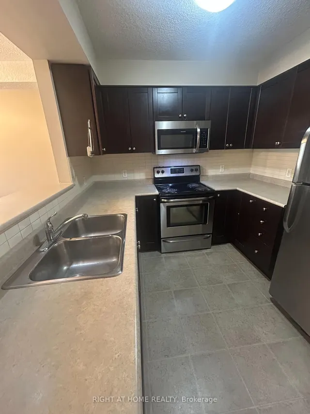 Additional image 11 of 972 Zeller Cres