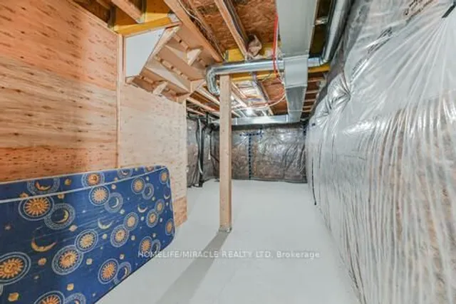 Additional image 33 of 30 Saxony St