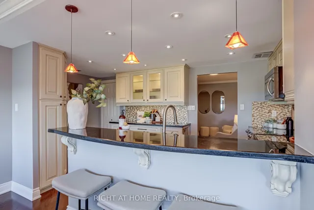 Additional image 13 of 65 Skymark Dr Unit 707