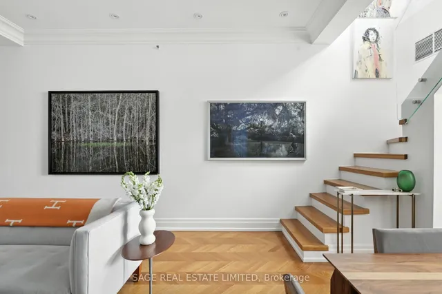 Additional image 4 of 670 Richmond St Unit 205