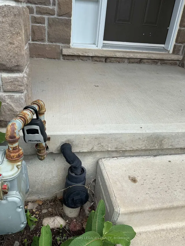 Additional image 19 of 933 Zeller Cres