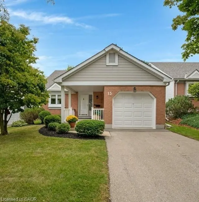 15 Quinte Cres Unit 15