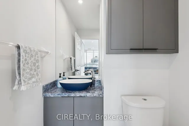 Additional image 15 of 18 Holmes Ave Unit UPH02