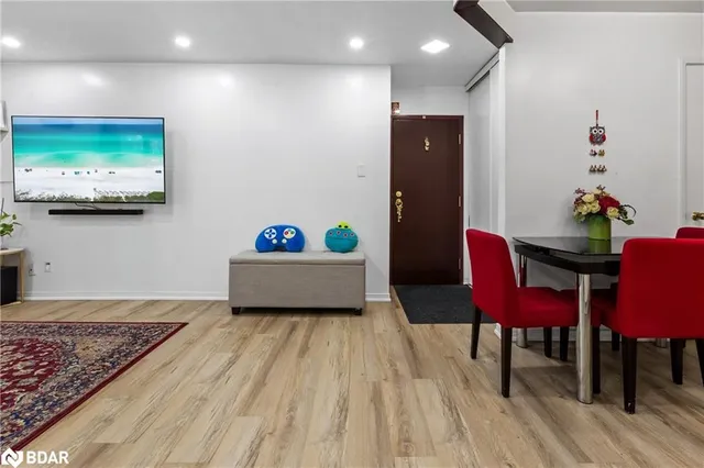 Additional image 9 of 565 Greenfield Ave Unit 610