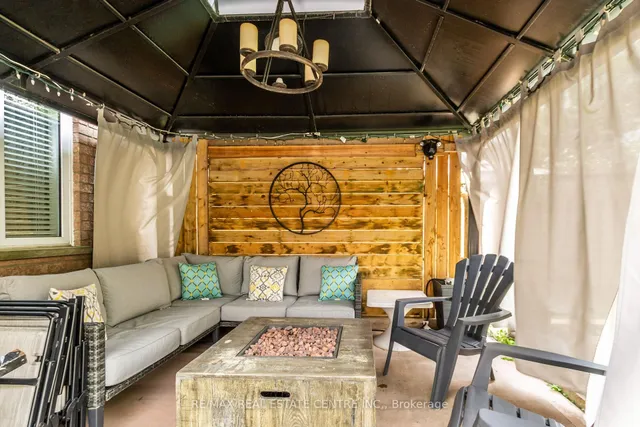 Additional image 31 of 194 Hollyridge Cres