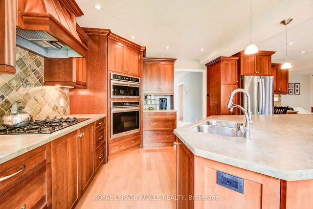 Additional image 16 of 33 Tinatawa Crt