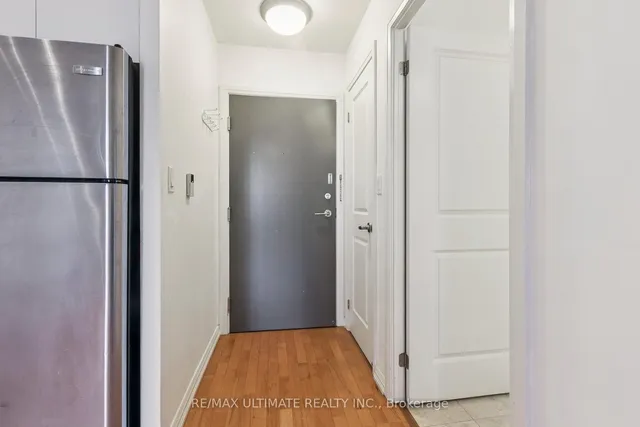 Additional image 4 of 35 Hayden St Unit 1002