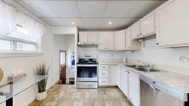 Additional image 5 of 48 Acorn Ave