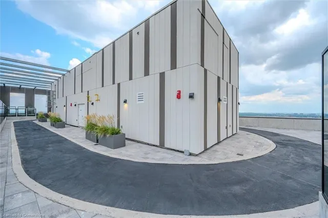 Additional image 36 of 55 Duke St Unit 323