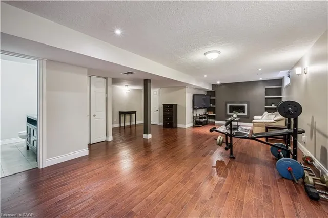 Additional image 17 of 533 Rush Meadow Cres