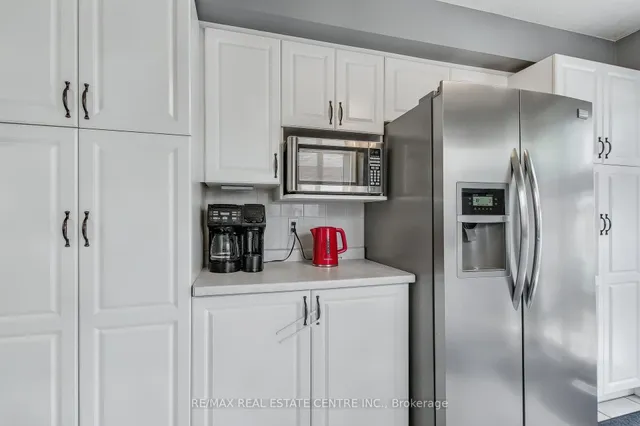 Additional image 11 of 194 Hollyridge Cres