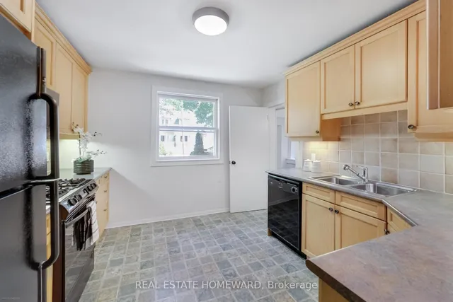 Additional image 16 of 111 Parkmount Rd