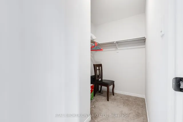 Additional image 19 of 326 Moorlands Cres