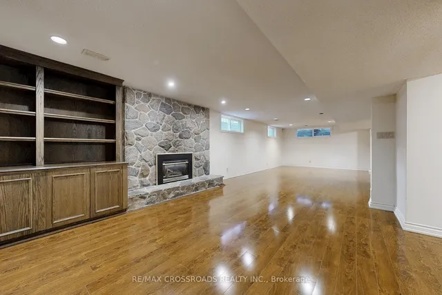 Additional image 32 of 58 Cosmic Dr