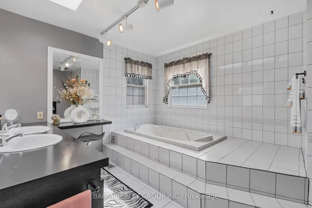 Additional image 34 of 52 Orchard Park Dr