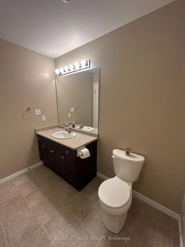 Additional image 20 of 972 Zeller Cres