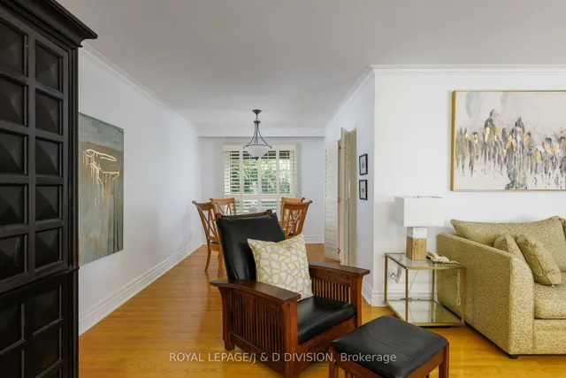 Additional image 7 of 27 Paramount Crt