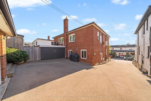 Additional image 33 of 247 Blackthorn Ave