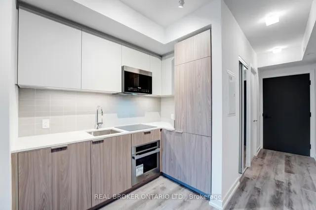 Additional image 18 of 28 Eastern Ave Unit LPH16