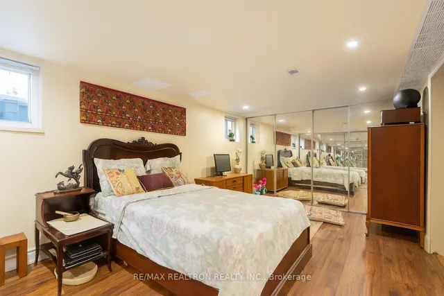 Additional image 19 of 663 Woburn Ave