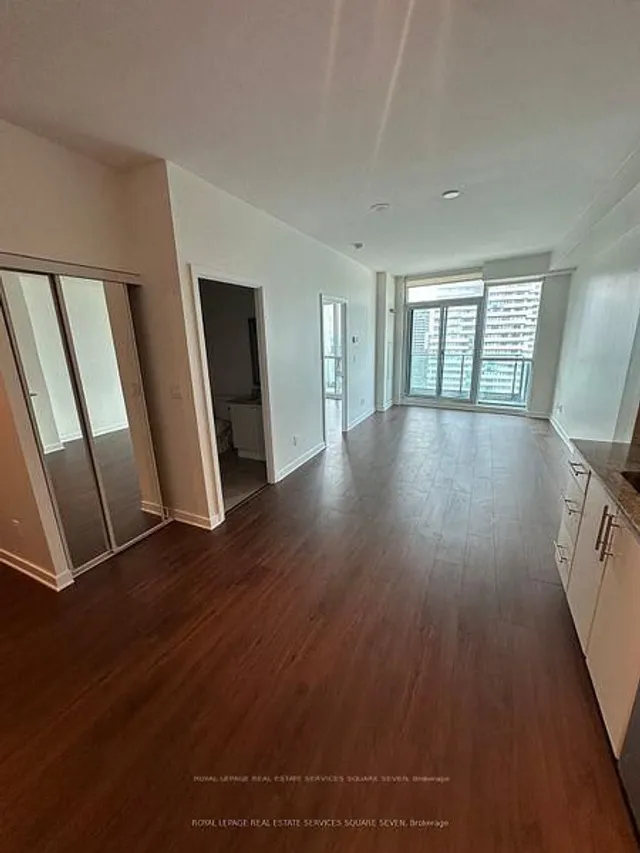 Additional image 2 of 33 Bay St Unit 3013