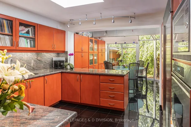 Additional image 16 of 428 Russell Hill Rd