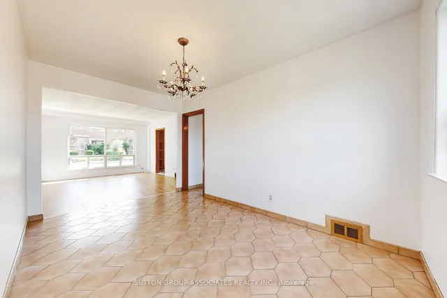 Additional image 11 of 22 Woodenhill Crt