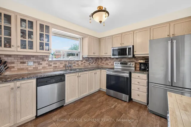 Additional image 17 of 75 Windhill Cres