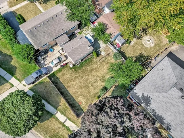 Additional image 42 of 154 Brentwood Ave