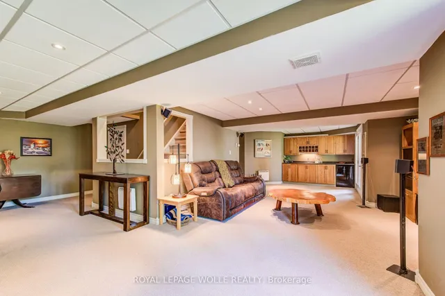 Additional image 40 of 33 Tinatawa Crt