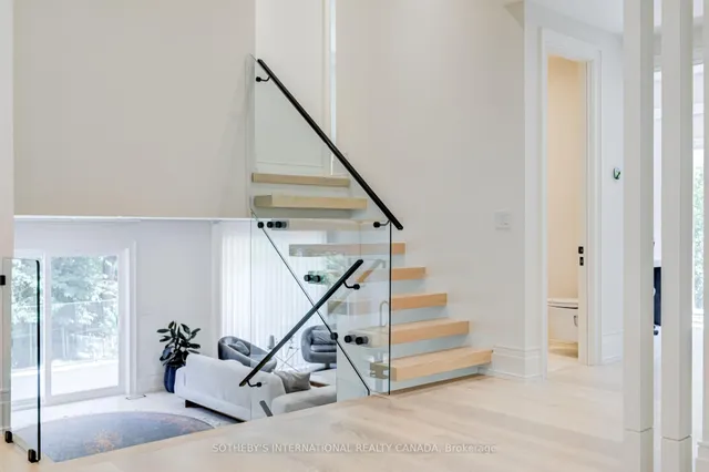 Additional image 8 of 11 Sherin Crt