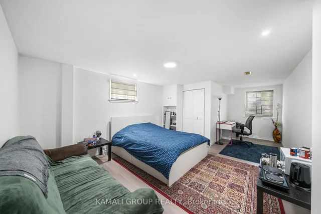 Additional image 23 of 16 Elise Terr