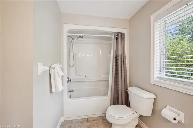 Additional image 11 of 533 Rush Meadow Cres